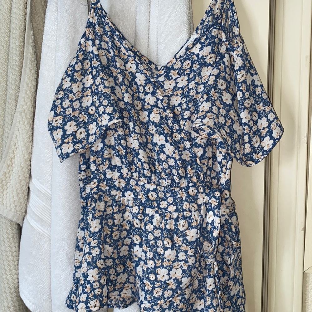 NEW top never used